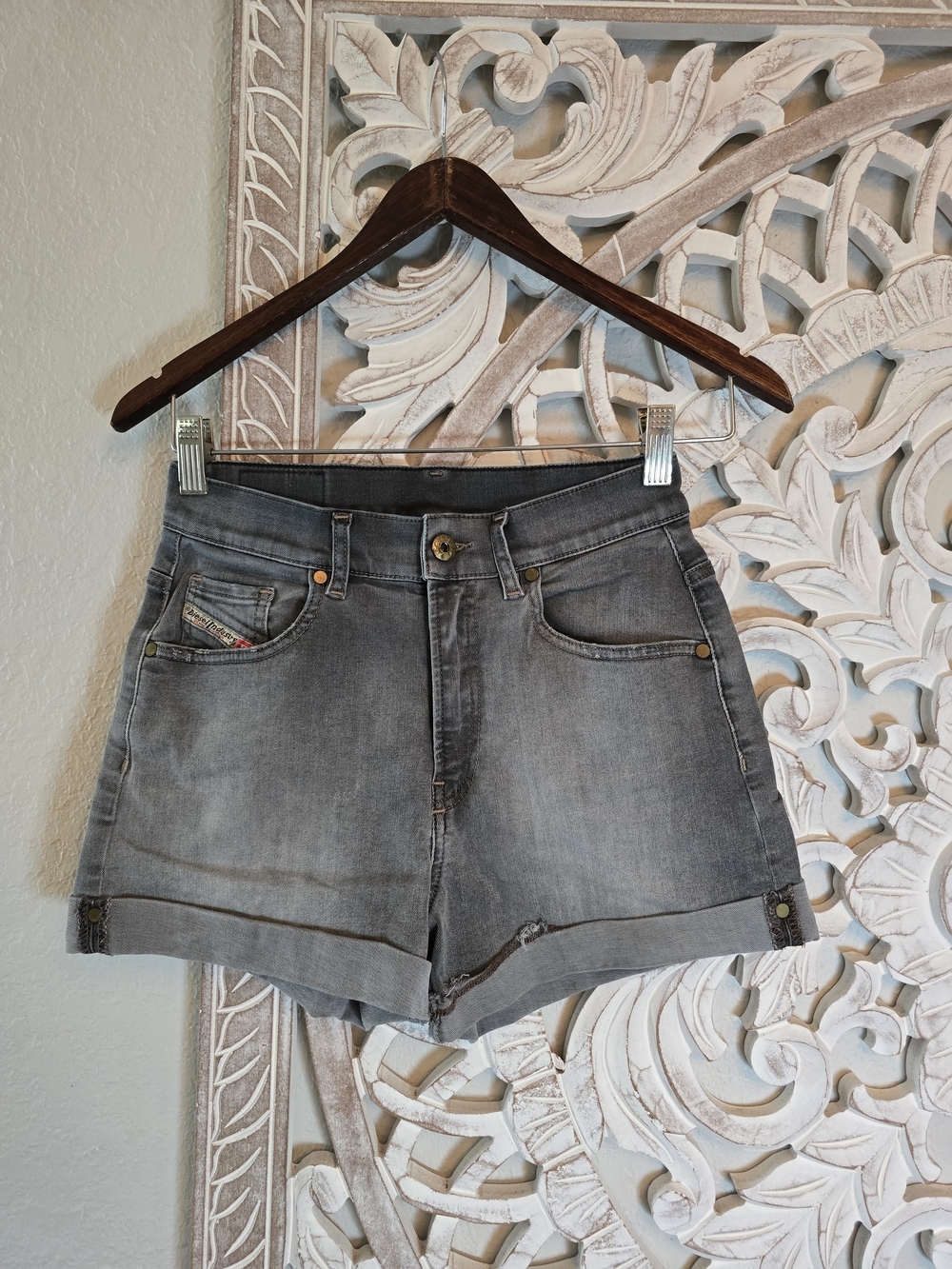 Diesel Women’s R Scott Cuffed Denim Shorts 25